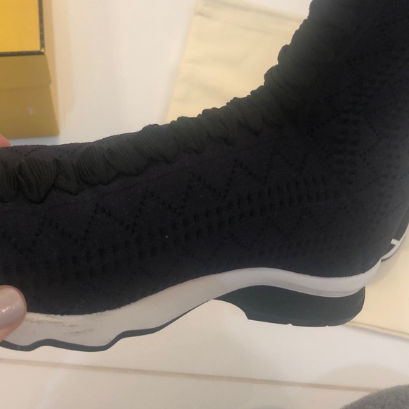 Black and white Fendy sock sneakers - Picture 3 of 8